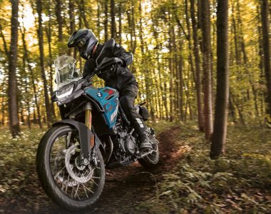 BMW F 900 GS: libertà, off-road e viaggi senza limiti
